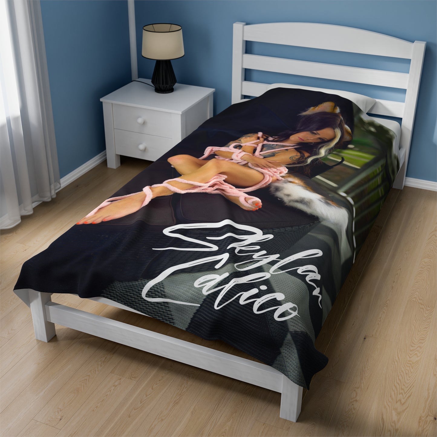 Knotty Kitten Velveteen Plush Blanket