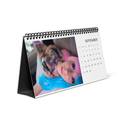 Desktop Calendar (2025 grid)